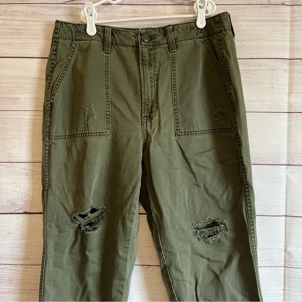 American eagle size 10 olive cargo pants